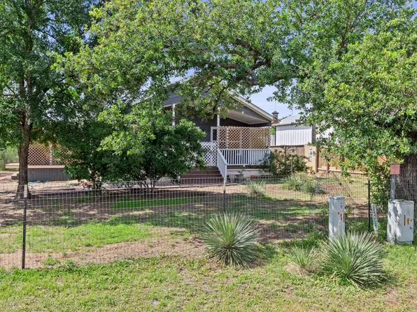 813 Airway St, Kingsland, TX 78639