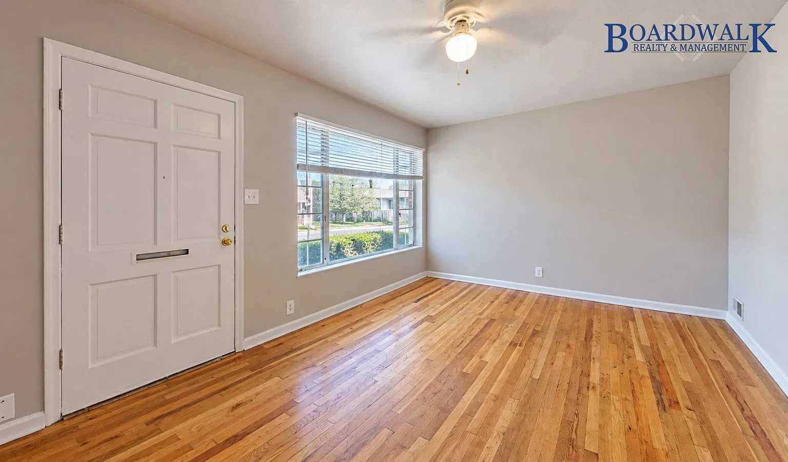 2 bed, 1.0 bath, 900 sqft, $1,400 — Photo 4
