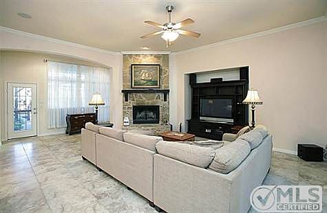4th image of 1213 Billie Johnson Ln