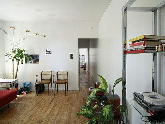5th image of 286 S 2nd St APT 2E