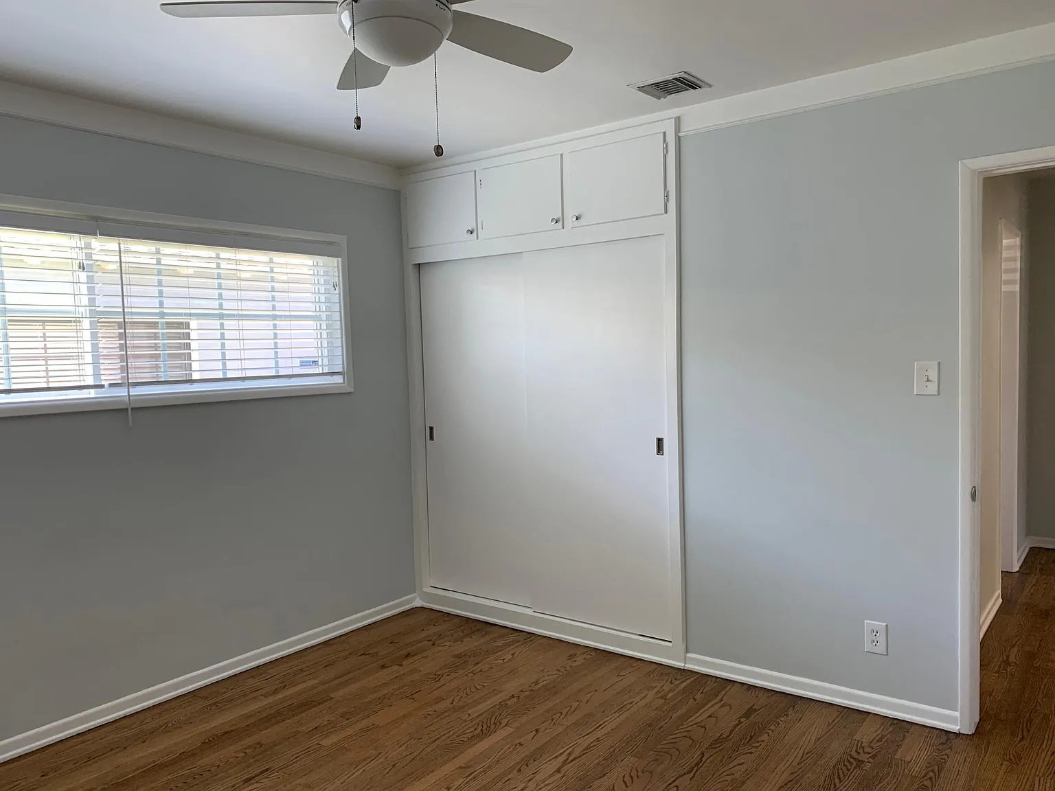 3932 Walgrove Ave — Photo 3