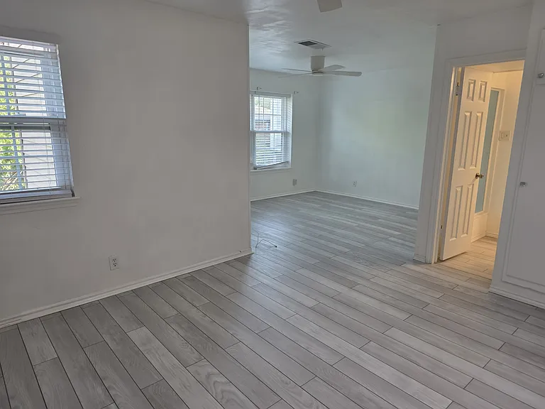 5200 Martel Ave #41 — Photo 13