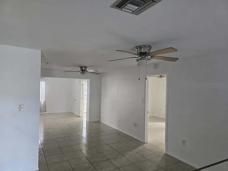 21498 Manatee Ave — Photo 9