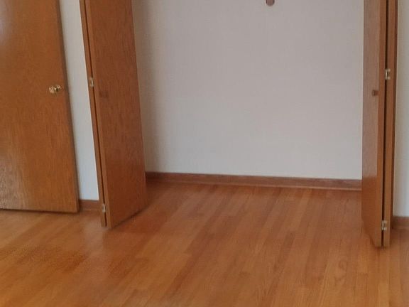 4th image of 16915 Greenwood Ave