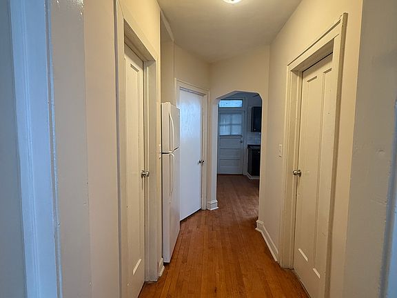 2nd image of 5207 S Artesian Ave APT 1