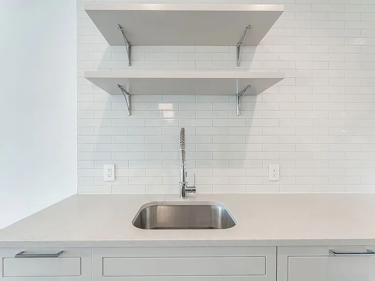 372 9th Luxury Rentals — Photo 68