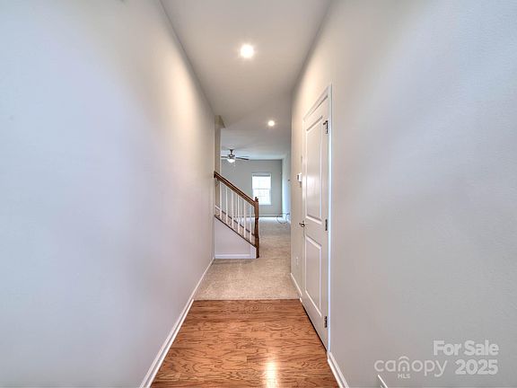 3rd image of 2833 Sand Cove Ct