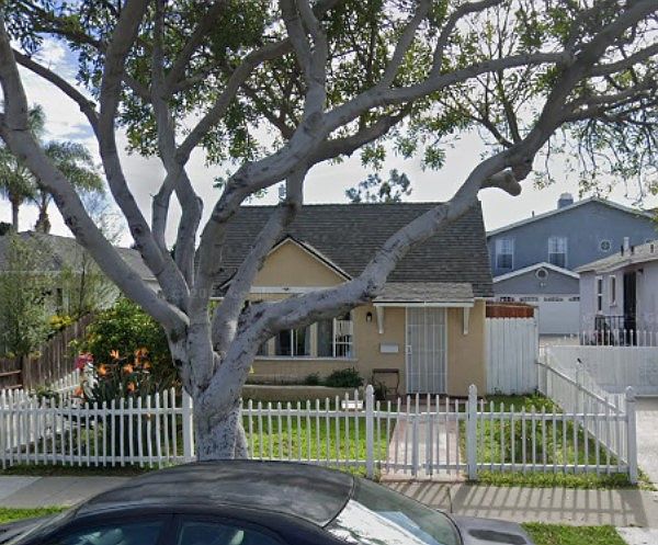 View of front house in duplex