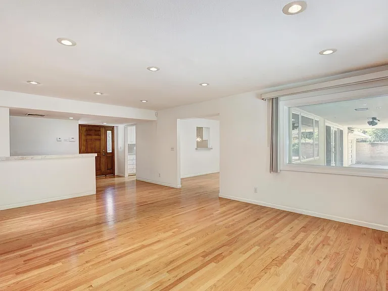 1501 Menlo Ave #1501 — Photo 8