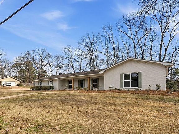 3rd image of 11 Terrapin Hill Rd S