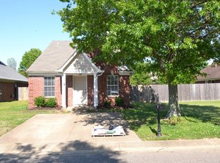 5446 Alexandria Ln, Southaven, MS 38671