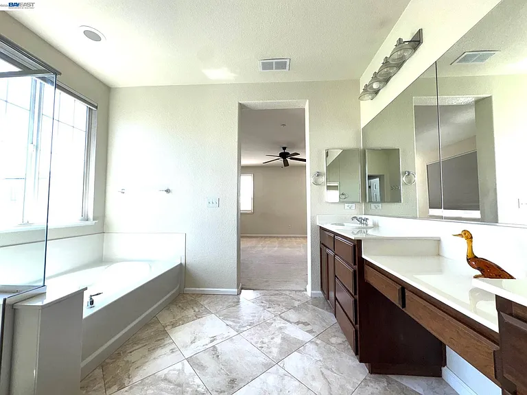 1669 Marina Way — Photo 27