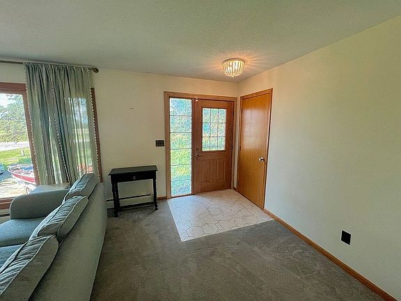 2nd image of 23186 Grandview Loop
