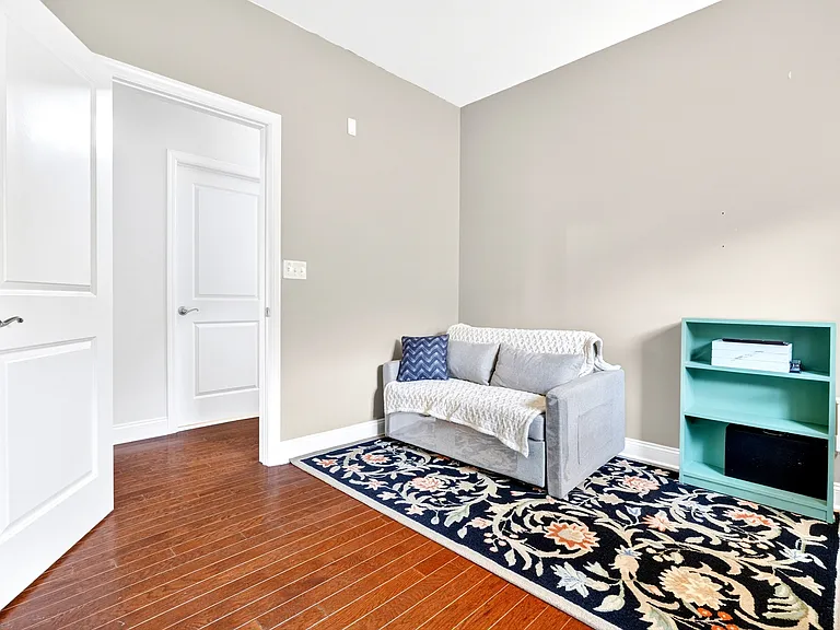 58 Elston Ct — Photo 15