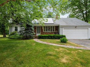 9 Wedgewood Dr, Cumberland, RI 02864