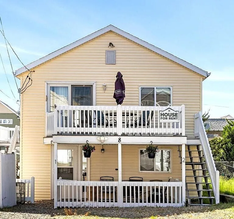 8 Commonwealth Ave #2
