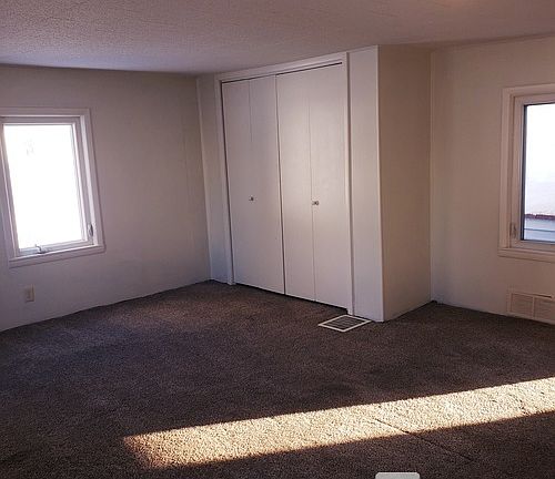 5th image of 230 Park St N