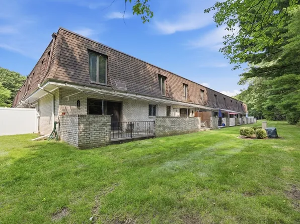 155 Porter Lake Dr #155, Longmeadow, MA 01106