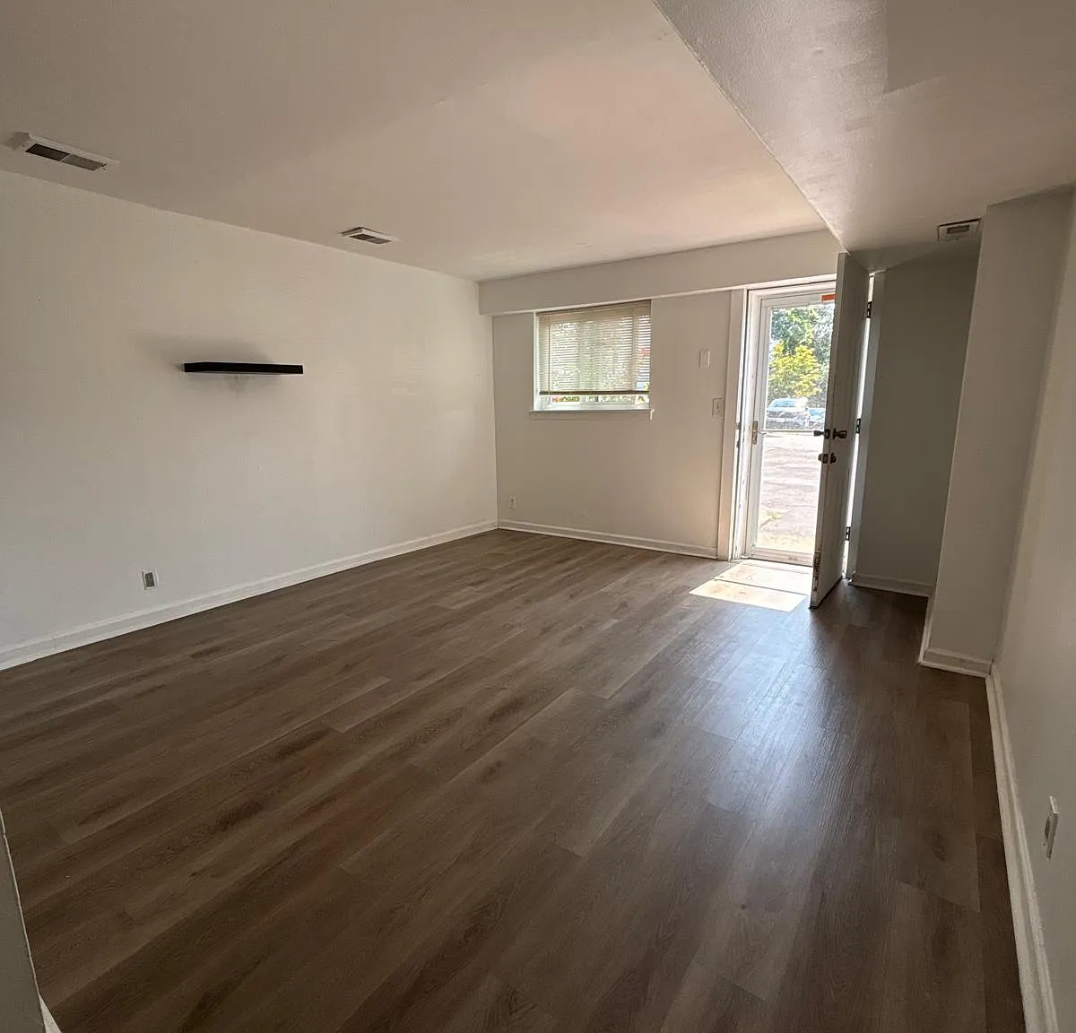 51 Elissa Ln — Photo 1