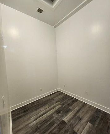 3rd image of 156 Norwood Ave