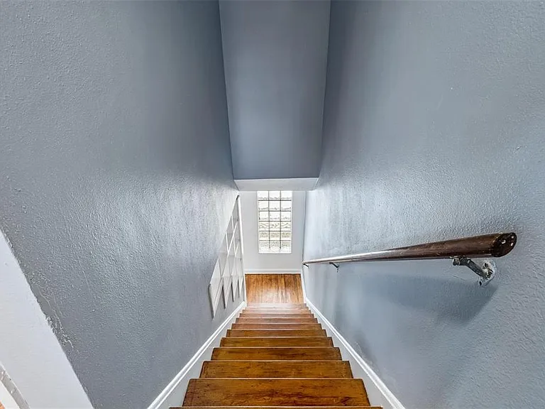 601 Swann Dr — Photo 14