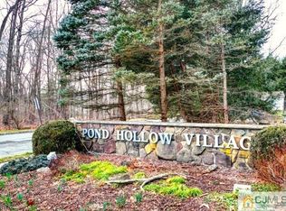 66 Pond Hollow Dr, Oak Ridge, NJ 07438