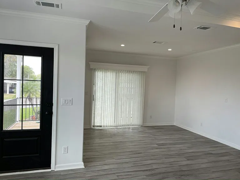 107 Country Club Dr #107 — Photo 4