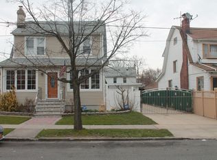 8933 191st St, Hollis, NY 11423