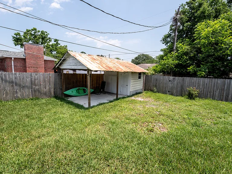 412 Labree Rd — Photo 16