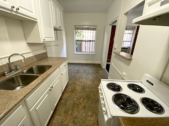 3rd image of 849 S Oxford Ave #109