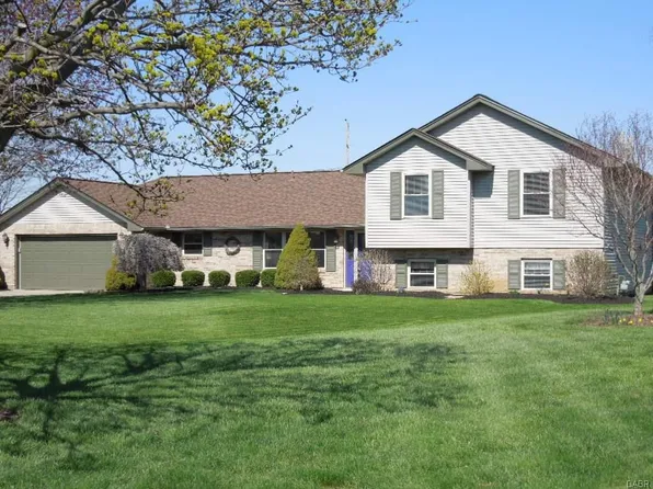 4874 Kings Ridge Cir, Fairborn, OH 45324