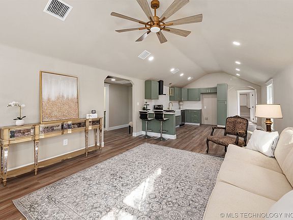 5th image of 503 SE 6th St