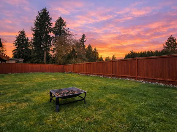 9827 158th St E APT 2, Puyallup, WA 98375