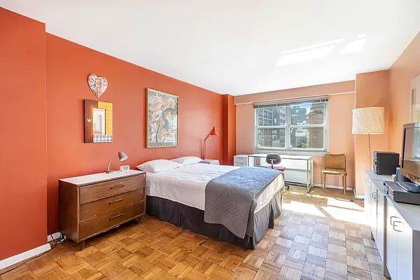 2nd image of 101 W 12th St APT 9K