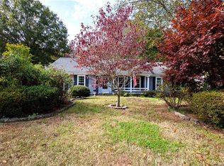922 Lightwood Dr, Matthews, NC 28105