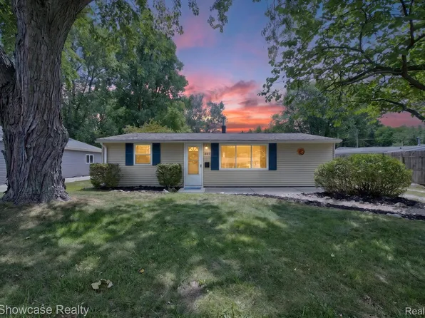607 Mary Ct, Fenton, MI 48430