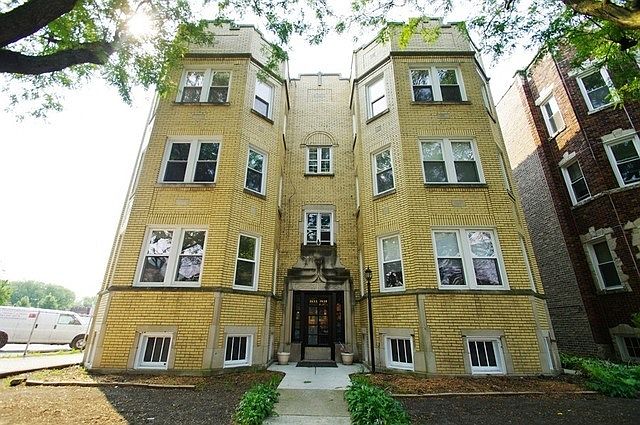 1st image of 2635 W Carmen Ave #3
