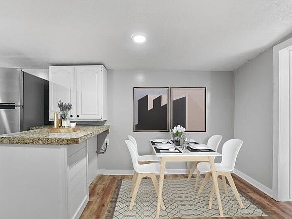 4th image of 2634 Quincy Ave