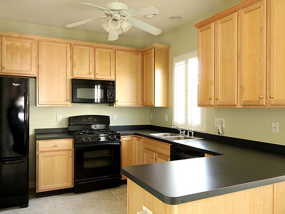 Eat-In Kitchen
