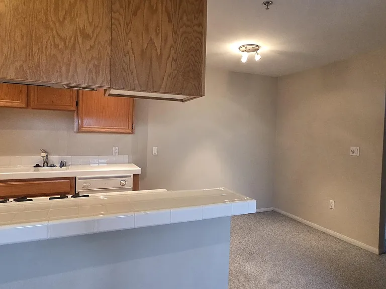 4501 Cedros Ave #237 — Photo 6