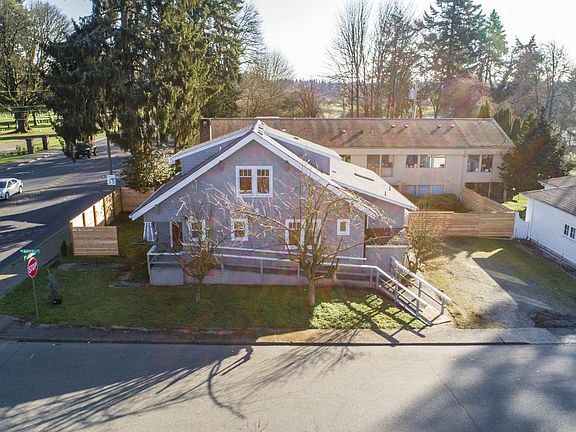 2nd image of 121 Cleveland Ave SE