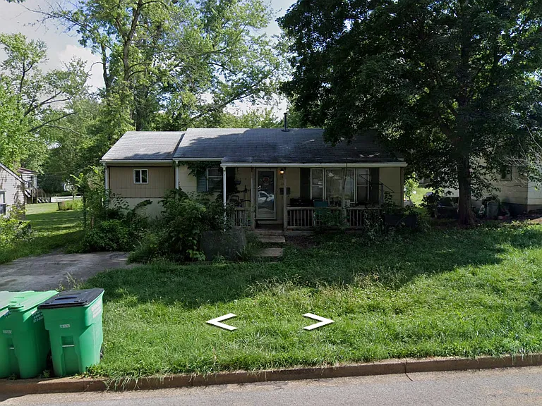 214 Spruce St — Photo 1