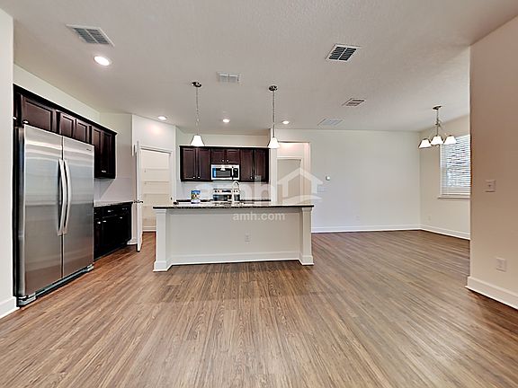 5th image of 397 Sandstone Dr