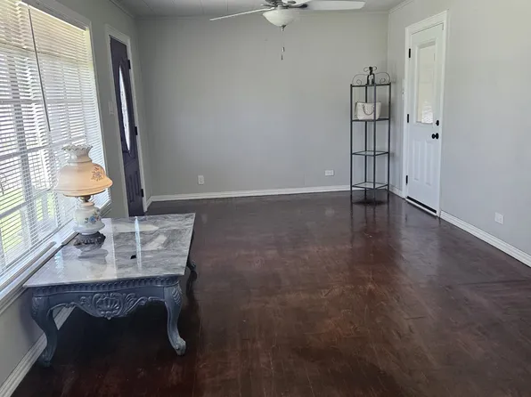 102 Overhill Dr, San Antonio, TX 78228