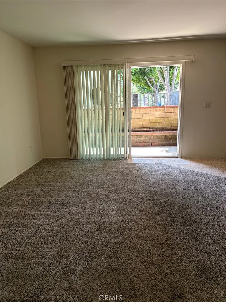 2 bed, 944 sqft, $2,795 — Photo 2