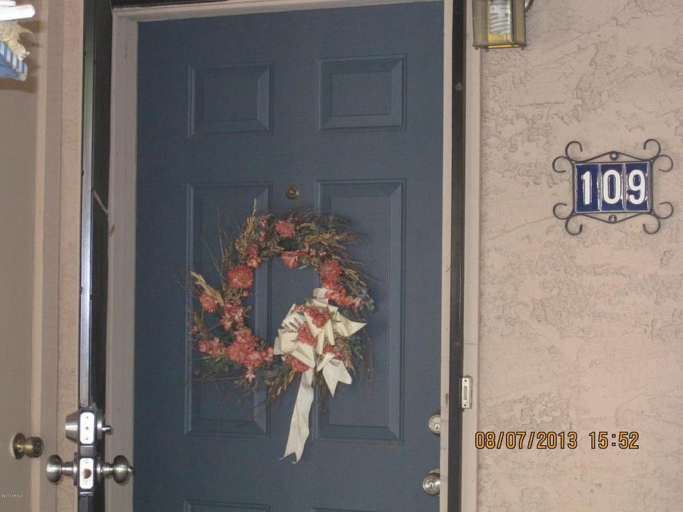 1st image of 10828 N Biltmore Dr APT 109