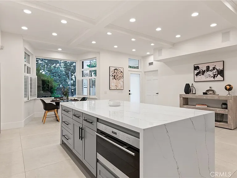 14713 Valleyheart Dr — Photo 16