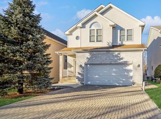 23540 N Melody Ln, Lake Zurich, IL 60047