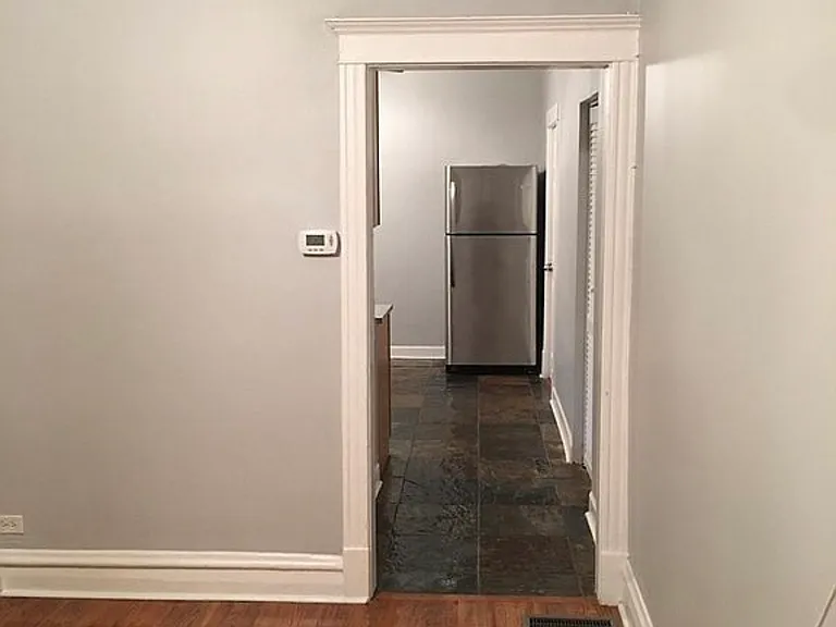 927 W 33rd Pl #1F — Photo 5