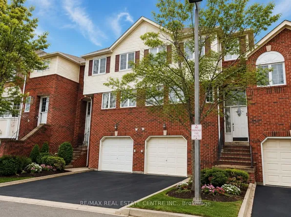 4605 Donegal Dr #10, Mississauga, ON L5M 4X7